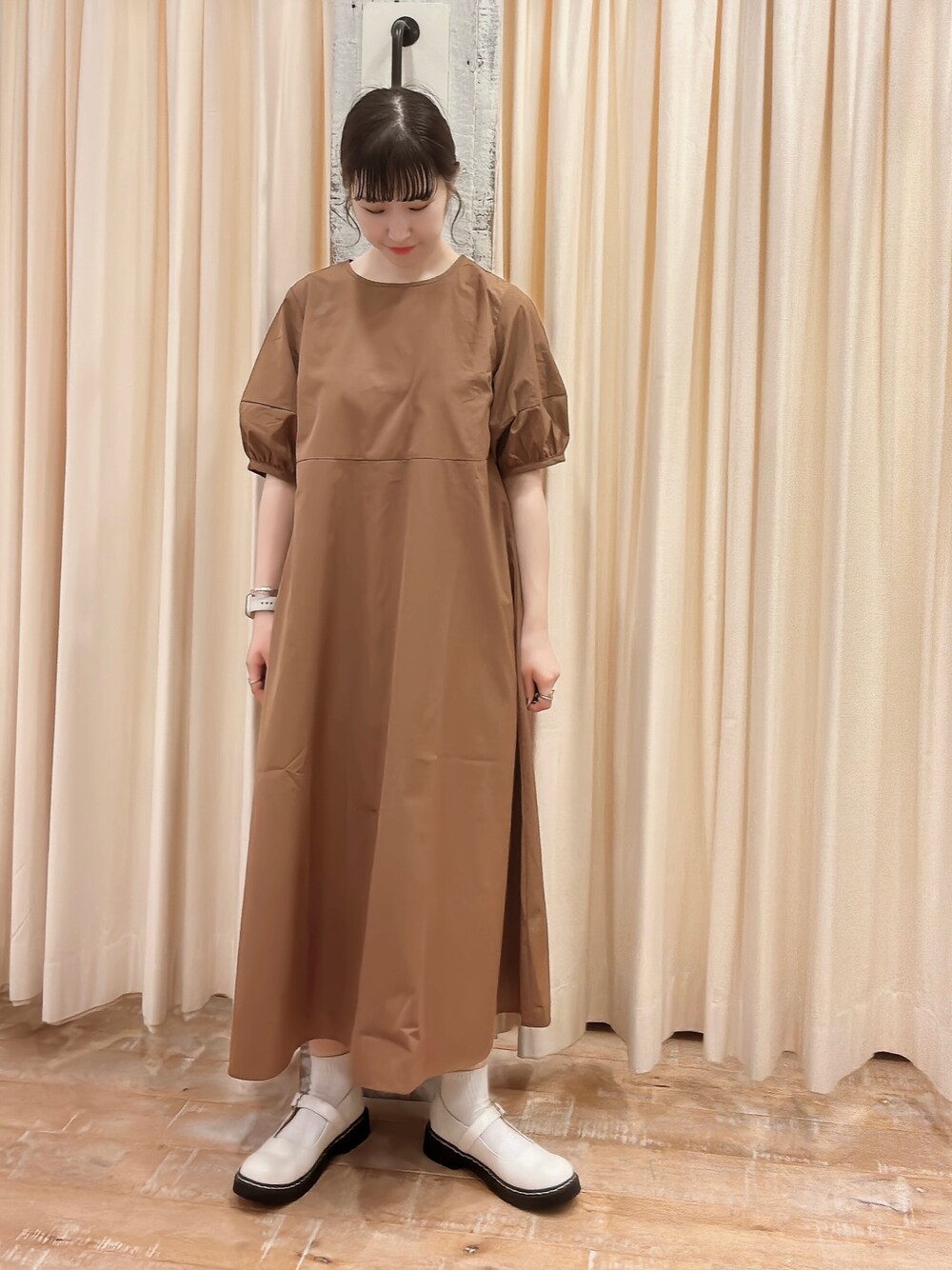 「ワンピース、ワンピーススタイル、ブラウン、ehka sopo、エヘカソポ、夏コーデ、夏、レトロ、ベージュ」｜「ehka sopoのワンストラップシューズ（その他シューズ、ホワイト系）」を使った、sakura✿さん（レディース・158cm）の夏コーディネートの1枚目の写真