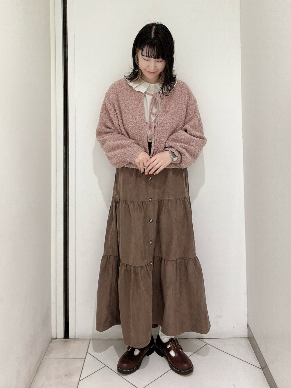 「ehka sopo、エヘカソポ、ガーリー、ガーリーコーデ、スカート、スカートスタイル、レトロ、レトロガーリー、カーディガン、カーディガンコーデ、リボン、重ね着ベストシーズン、ティアードスカート」｜「ehka sopoのダブルTストラップシューズ（その他シューズ、ブラウン系）」を使った、sakura✿さん（レディース・158cm）の秋コーディネートの1枚目の写真