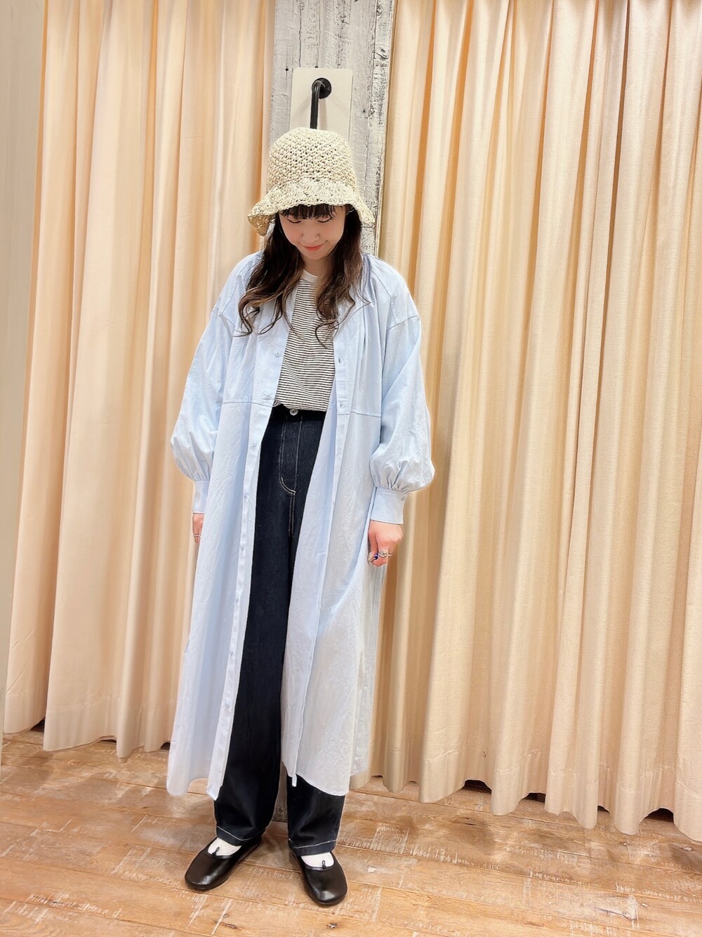 「オールマイティボトム、エヘカソポ、ehka sopo、シャツワンピ、ブルー、サックスブルー、春コーデ、夏コーデ、ボーダートップス、ボーダー、デニムパンツ、デニム」｜「ehka sopoのスカラップペーパーハット（ハット、ホワイト系）」を使った、sakura✿さん（レディース・158cm）の春コーディネートの1枚目の写真