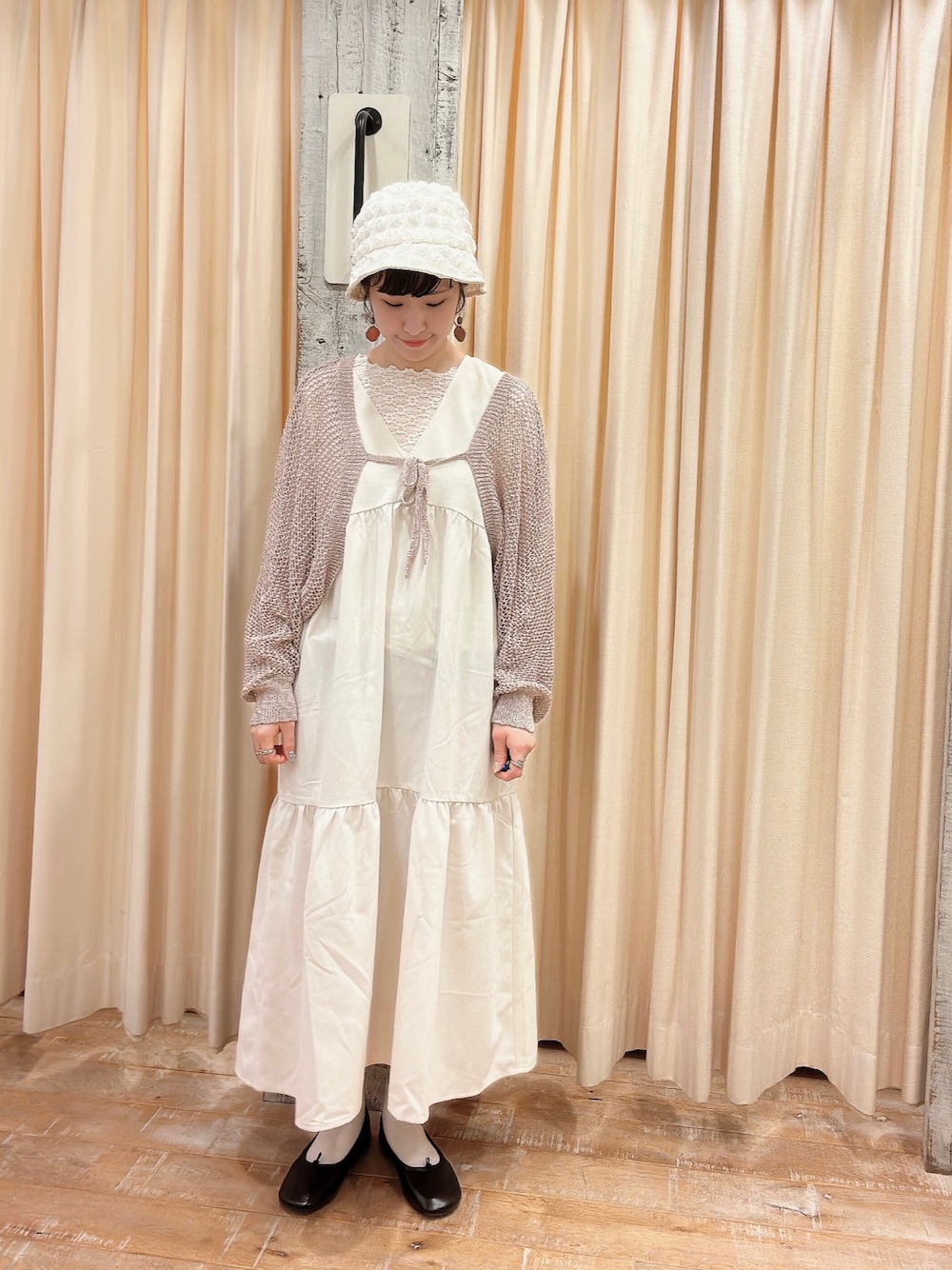 「ボレロ、ホワイトコーデ、エヘカソポ、ehka sopo、パンプス、春コーデ、夏コーデ、ティアードスカート、ティアード、ティアードワンピース、ホワイト」｜「ehka sopoのアイテム（ワンピース/ドレス、ホワイト系）」を使った、sakura✿さん（レディース・158cm）の春コーディネートの1枚目の写真