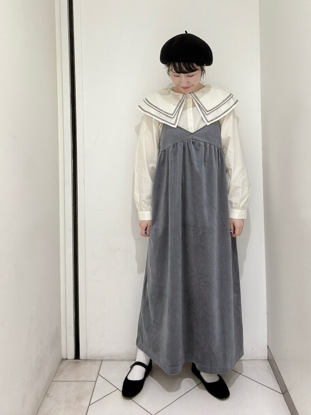 「ベレー帽、ベロア、キャミワンピ、キャミワンピース、サックスブルー、セーラーカラー」｜「ehka sopoのベロアパイピングシューズ（その他シューズ、ブラック系）」を使った、sakura✿さん（レディース・158cm）の秋コーディネートの1枚目の写真
