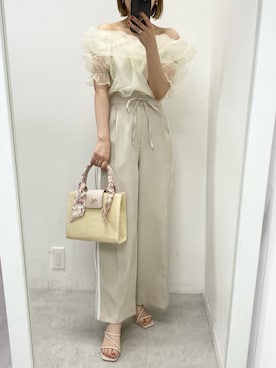 「ジャージーパンツ」｜「アイテム（スラックス）」を使った、ホソヤヤスコさん（レディース・161cm）の春コーディネート