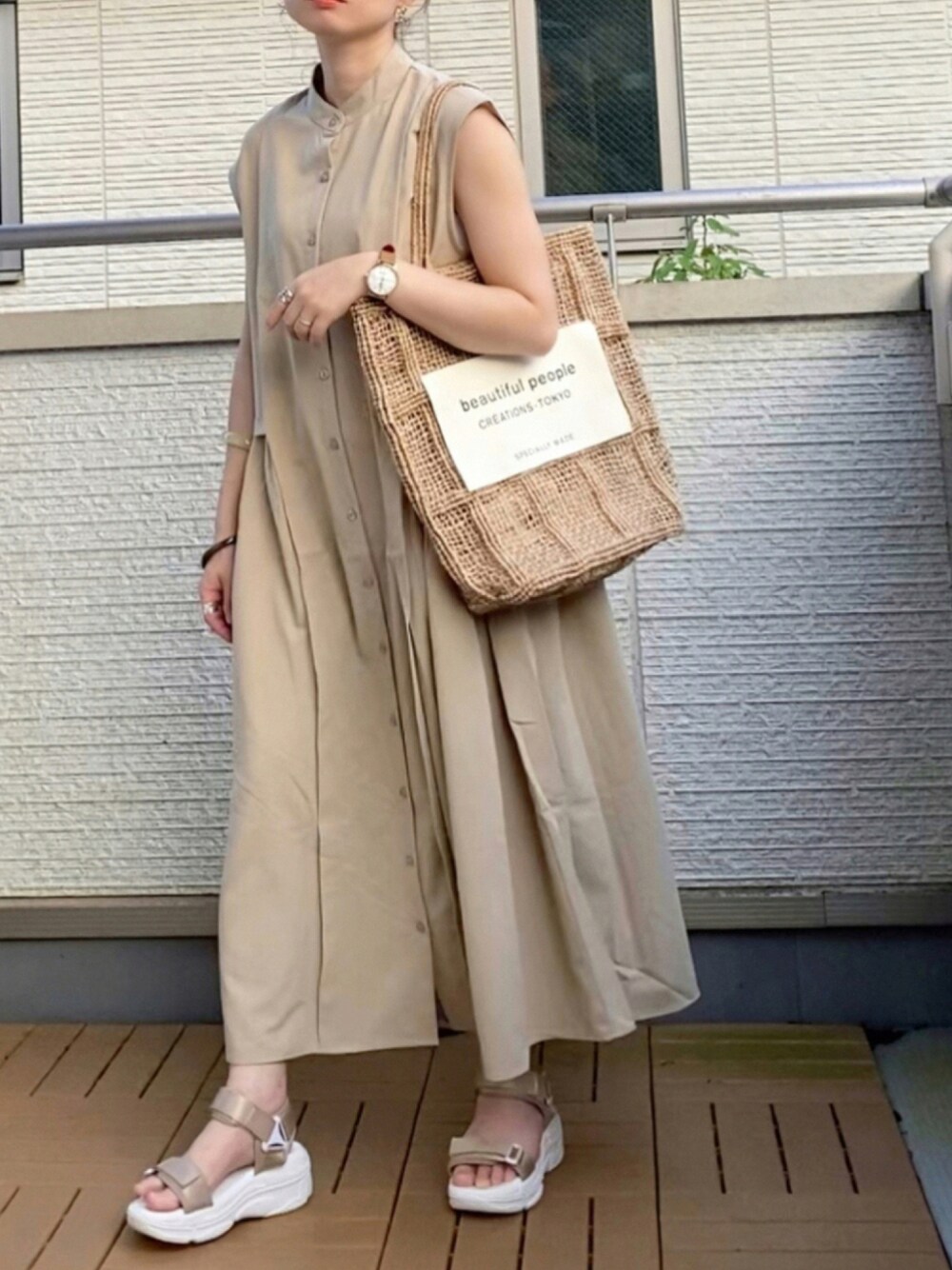 「La-gemme、welleg、menue、かごバッグ、ワンピース、ベージュコーデ、ウェレッグ、PR」｜「La-gemmeのフレンチスリーブ切り替えワンピース（ワンピース、ベージュ系）」を使った、Kay-teeeさん（レディース・150cm）の夏コーディネートの1枚目の写真