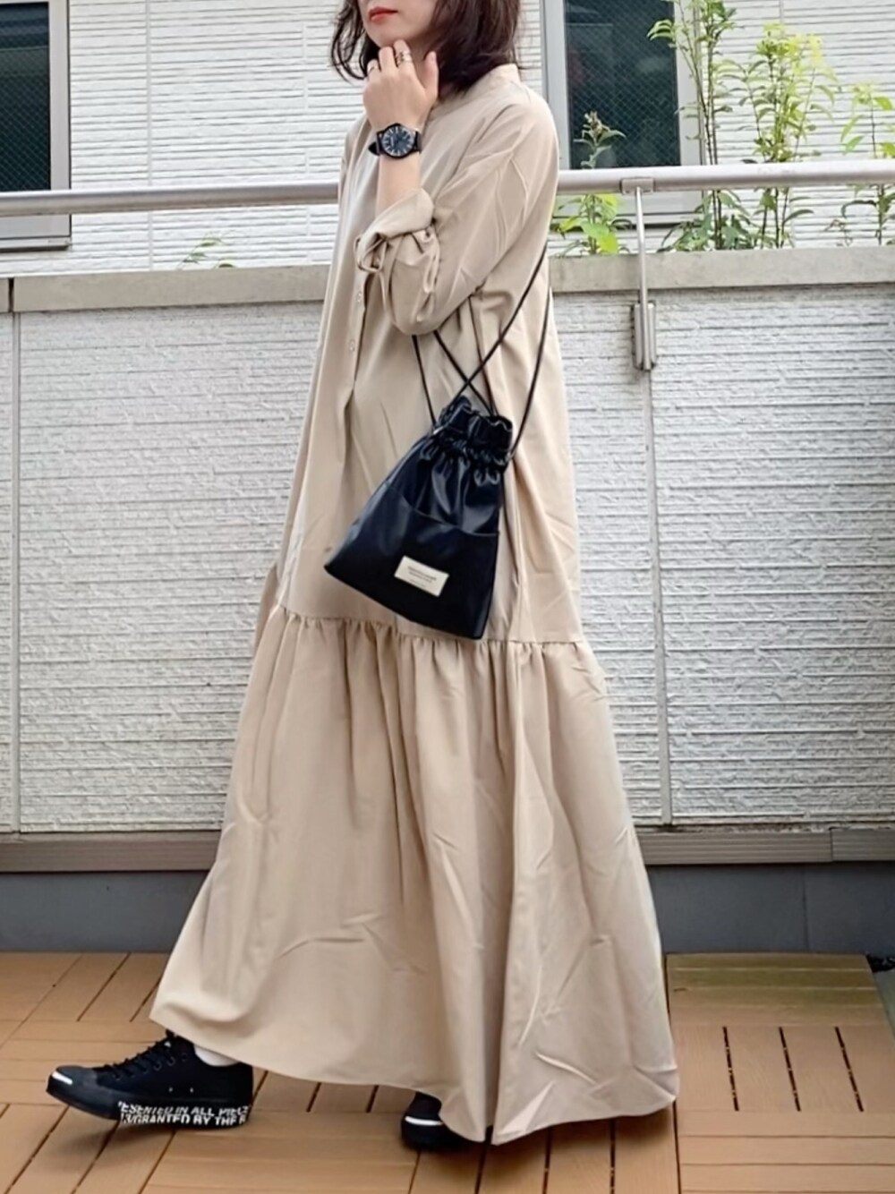 「La-gemme、zucca、コンバース、ワンピース、大人カジュアル、低身長」｜「La-gemmeのバンドカラー裾ティアードワンピース（ワンピース、ベージュ系）」を使った、Kay-teeeさん（レディース・150cm）の秋コーディネートの1枚目の写真