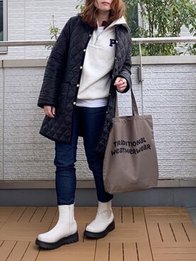 Kay-teeeさんの「WAVE LOGO GUSSET TOTE」を使ったコーディネート