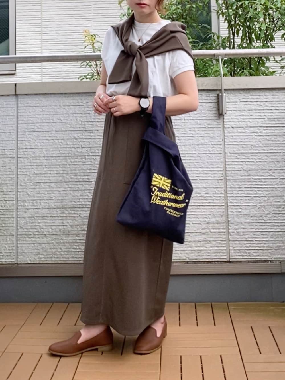 「Samansa Mos2 blue、clarks、クラークス、セットアップ、カーディガン肩かけ、ローファー、秋服準備はじめました、大人カジュアル、低身長」｜「Samansa Mos2 blueの前後2wayカットカーディガン【セットアップ可】（カーディガン/ボレロ、ブラウン系）」を使った、Kay-teeeさん（レディース・150cm）の夏コーディネートの1枚目の写真