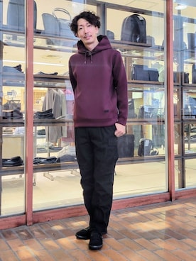 「アイテム（パーカー、レッド系）」を使った、piroya619さん（メンズ・182cm）の秋コーディネート