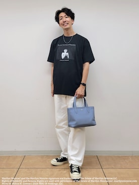 「TAKEO KIKUCHI（タケオキクチ）の【別注】マリリン・モンロー/フォトTシャツ（Tシャツ/カットソー、ブラック系）」を使った、piroya619さん（メンズ）の夏コーディネート
