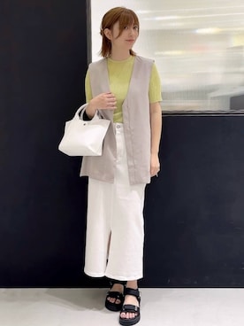 「アイテム（デニムスカート、ホワイト系）」を使った、しおりさん（レディース・160cm）の夏コーディネート