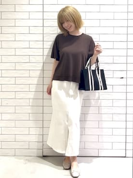 「アイテム（デニムスカート、ホワイト系）」を使った、しおりさん（レディース・160cm）の夏コーディネート