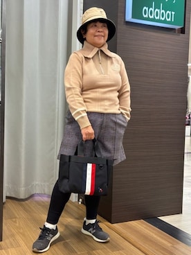 「adabat（アダバット）の【ADABAT NAVY】ハーフジップワイドカラーニット（ニット/セーター、ベージュ系）」を使った、みさりんさん（レディース・152cm）の秋コーディネート