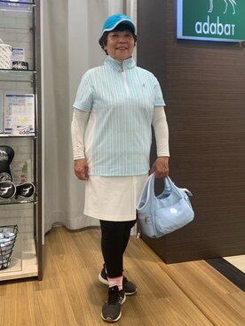 「adabat（アダバット）のサッカーストライプジッププルオーバー（Tシャツ/カットソー、ブルー系）」を使った、みさりんさん（レディース・152cm）の夏コーディネート