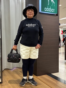 「adabat（アダバット）の【ADABAT NAVY】【吸湿発熱】サーモスムースモックT（Tシャツ/カットソー、ブルー系）」を使った、みさりんさん（レディース・152cm）の冬コーディネート