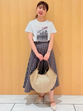 「UNTITLED（アンタイトル）の【洗える/ロゴ】プリントジャージTシャツ（Tシャツ/カットソー、ホワイト系）」を使った、CHISATOさん（レディース・154cm）の夏コーディネート