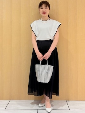 「UNTITLED（アンタイトル）の【日本製・本革】Comfit Dresser Pumps（コンフィットドレッサーパンプス）（パンプス、ホワイト系）」を使った、CHISATOさん（レディース・154cm）の夏コーディネート