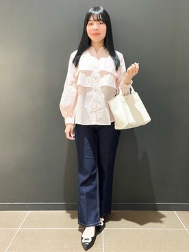 「index（インデックス）のフリルキーネックシャツ【洗濯機OK/イージーアイロン/防シワ】《XS～LL/7col》（Shirts、ピンク系）」を使った、yunさん（レディース・155cm）の冬コーディネート