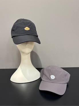 「SHOO・LA・RUE（シューラルー）のリアル犬刺繍キャップ（キャップ、ブラック系）」を使った、yamaさん（レディース）の春コーディネート