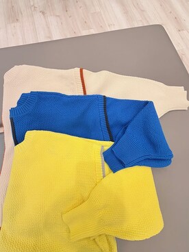 「SHOO・LA・RUE（シューラルー）の【前後2WAY/S-LL】体型カバーもこなれ見えも叶う　ふんわりお袖の配色パイピングニット（ニット/セーター、ホワイト系）」を使った、ゆうゆうさん（レディース・153cm）の冬コーディネート