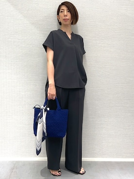 「UNTITLED（アンタイトル）の【セットアップ可/通気性/UVカット】エアリークールブラウス（シャツ/ブラウス、グレー系）」を使った、Shinakoさん（レディース・158cm）の夏コーディネート