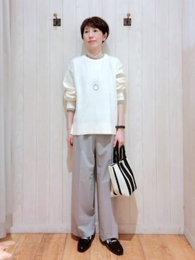 「SHOO・LA・RUE（シューラルー）の【洗濯機可/セットアップ可】サラっと軽やか ワイドストレートパンツ（その他パンツ、グレー系）」を使った、Ribさん（レディース・163cm）の冬コーディネート