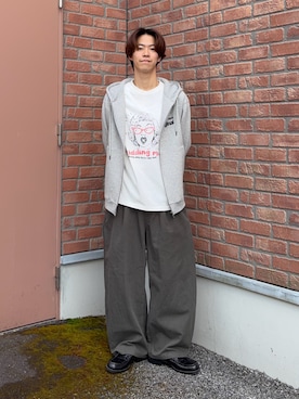「CPCM（シーピーシーエム）のパウダー加工ダンボールジップパーカー（パーカー、グレー系）」を使った、swokpalさん（メンズ・172cm）の春コーディネート