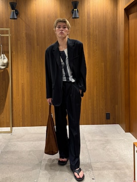 「URBAN RESEARCH（アーバンリサーチ）のnew basic　WOOL SILK SINGLE JACKET（テーラードジャケット、ブラック系）」を使った、髙鍋サワさん（メンズ・178cm）の夏コーディネート