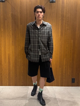 「URBAN RESEARCH（アーバンリサーチ）の『別注』BROOKS BROTHERS×URBAN RESEARCH　PLEAT SHORTS（その他パンツ、ブラック系）」を使った、髙鍋サワさん（メンズ・178cm）の夏コーディネート