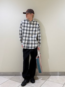 「URBAN RESEARCH DOORS（アーバンリサーチドアーズ）のT/R Hombre Plaid Shirts（シャツ/ブラウス、グレー系）」を使った、髙鍋サワさん（メンズ・178cm）の秋コーディネート