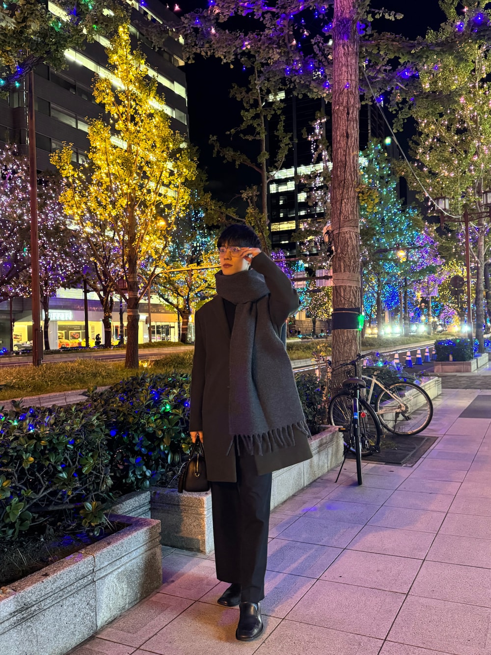 ZARAのチェスターコート（グリーン系）を使ったメンズ人気ファッション