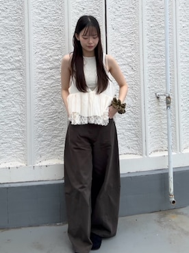 「KBF（ケイビーエフ）のクロップドタンクトップ（タンクトップ、ベージュ系）」を使った、yukaさん（レディース・162cm）の夏コーディネート
