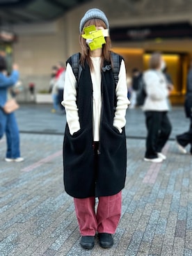 「アイテム（ダウンベスト）」を使った、こずえ さん（レディース・156cm）の冬コーディネート