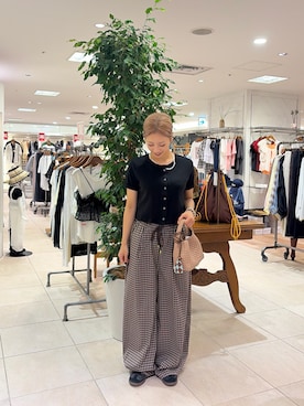 「CIAOPANIC TYPY（チャオパニックティピー）の【willow】アイレット半袖スナップカーデキャミセット（Tシャツ/カットソー、ブラック系）」を使った、sakura154typさん（レディース・154cm）の夏コーディネート
