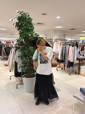 「CIAOPANIC TYPY（チャオパニックティピー）の【UNISEX】【プラスサイズあり】フラワーコレクションTEE（Tシャツ/カットソー、ホワイト系）」を使った、sakura154typさん（レディース・154cm）の春コーディネート