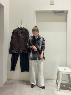 「CIAOPANIC TYPY（チャオパニックティピー）の【美脚見え/3サイズ展開】リブダンボールフレアパンツ（その他パンツ、ホワイト系）」を使った、さくらさん（レディース・154cm）の秋コーディネート