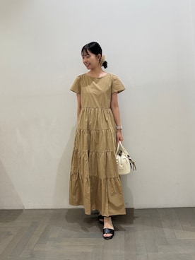「NATURAL BEAUTY BASIC（ナチュラルビューティーベーシック）のティアードワンピース（ワンピース、ベージュ系）」を使った、honokaさん（レディース・153cm）の夏コーディネート