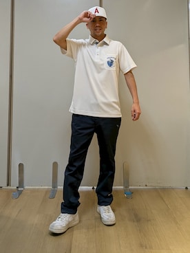 「adabat（アダバット）の吸水速乾/UVカット/遮熱/エコ　衿裏プリント半袖ポロシャツ（ポロシャツ、ホワイト系）」を使った、yamatai0723さん（メンズ）の夏コーディネート
