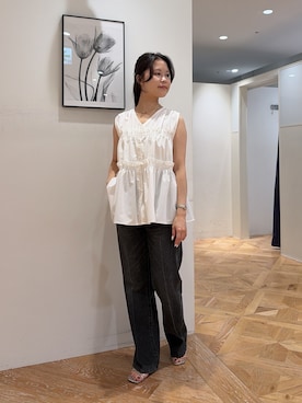 「NATURAL BEAUTY BASIC（ナチュラルビューティーベーシック）のVネックティアードブラウス（シャツ/ブラウス、ホワイト系）」を使った、rio03nbbさん（レディース・155cm）の夏コーディネート