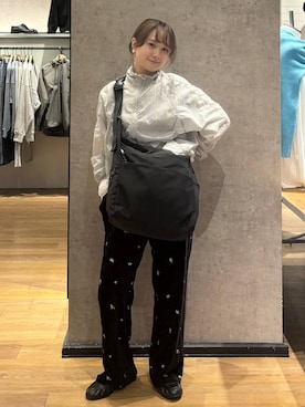 「LOWRYS FARM（ローリーズファーム）の【大容量・A4サイズ収納可】マルチポケットショルダーＢＡＧ 1000269（ショルダーバッグ、ブラック系）」を使った、risa1722さん（レディース）の秋コーディネート