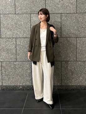 「DouDou（ドゥドゥ）のドロストスウェットパンツ（その他パンツ、ベージュ系）」を使った、azukiさん（レディース・168cm）の秋コーディネート