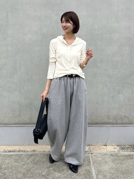 「DouDou（ドゥドゥ）のシアーウールフーディーカットソー（Tシャツ/カットソー、ホワイト系）」を使った、azukiさん（レディース・168cm）の秋コーディネート
