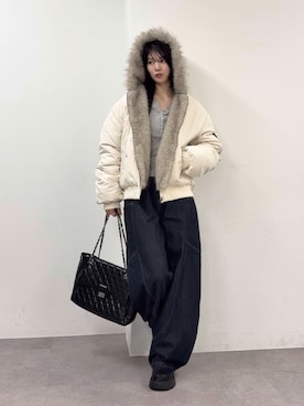 「RAY CASSIN（レイカズン）のファーリバーシブルフードブルゾン（ブルゾン、ホワイト系）」を使った、Minoriさん（レディース・160cm）の秋コーディネート