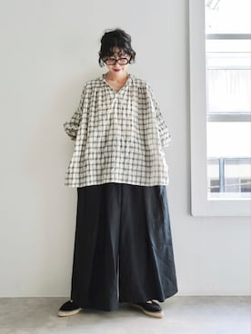 「JOURNAL STANDARD LUXE（ジャーナルスタンダード　ラックス）のレオパリネン タックパンツ（その他パンツ、ブラック系）」を使った、KSさん（レディース・162cm）の夏コーディネート