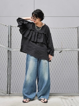 「JOURNAL STANDARD LUXE（ジャーナルスタンダード　ラックス）のフレンチリネンキャンバス フリルプルブラウス（シャツ/ブラウス、ブラック系）」を使った、KSさん（レディース・162cm）の夏コーディネート