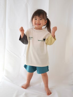 「LYKKE（リッケ）のアイテム（Tシャツ/カットソー、ホワイト系）」を使った、xsattanxさん（キッズ・110cm）の春コーディネート