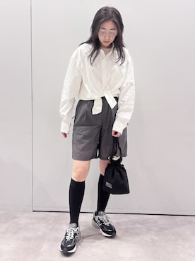「MODE COMMUTER（モードコミューター）のTextured Air Wide Shorts（Pants、グレー系）」を使った、MODE COMMUTERさん（レディース・164cm）の夏コーディネート