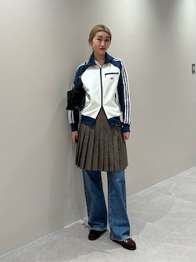 「アイテム（ジャージ、ホワイト系）」を使った、BEAUTY&YOUTH WOMENSさん（レディース・164cm）の秋コーディネート