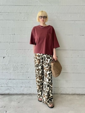 「BEAUTY&YOUTH UNITED ARROWS(ビューティーアンドユースユナイテッドアローズ)のフラワープリント イージーパンツ ウォッシャブル(その他パンツ、ブラウン系)」を使った、BEAUTY&YOUTH WOMENSさん(レディース・156cm)の夏コーディネート