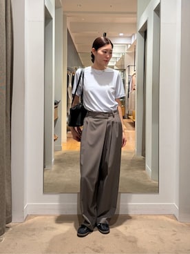 「BEAUTY&YOUTH UNITED ARROWS(ビューティーアンドユースユナイテッドアローズ)のポプリン 2タック ラップパンツ ウォッシャブル 吸水速乾 接触冷感(その他パンツ、グレー系)」を使った、BEAUTY&YOUTH WOMENSさん(レディース・156cm)の夏コーディネート