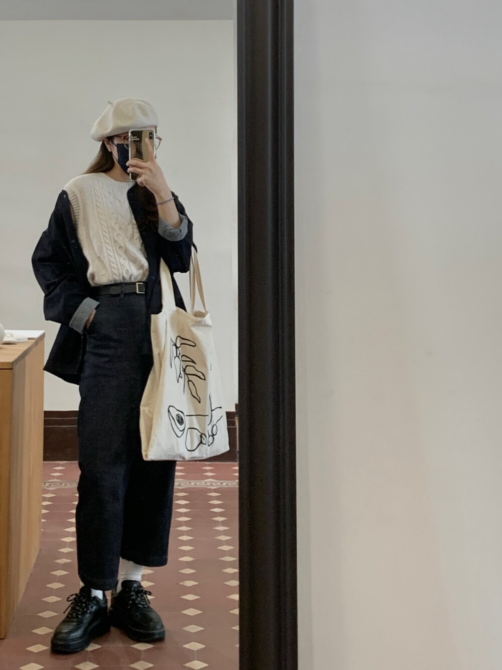 「denim、MUJI、夏、秋のコーデ、ママコーデ、ラフ、ootd、daily look、カジュアル、カジュアルコーデ、タートルネック、casual、休日スタイル、女の子、UNIQLO」｜「UNIQLOのアイテム（その他トップス、ホワイト系）」を使った、naoki.lcsさん（レディース・162cm）の春コーディネートの1枚目の写真