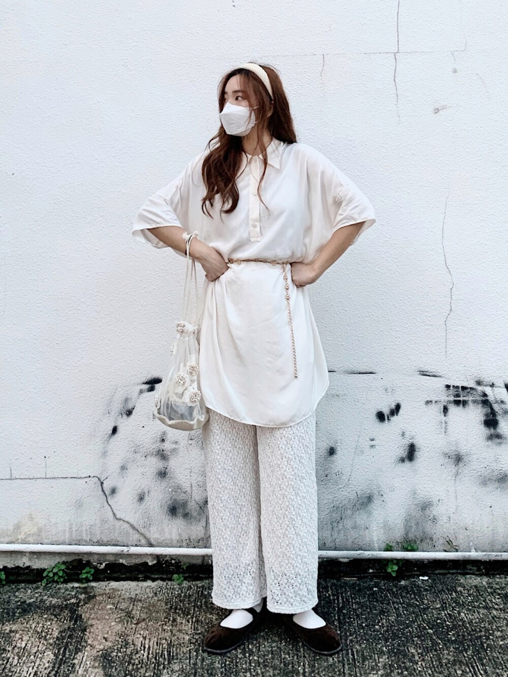 「ワンピース、UNIQLO、秋のコーデ、white、ootd、daily look、夏コーデ、niko and ...、秋コーデ、日系極簡」｜「UNIQLOのアイテム（シャツ/ブラウス、ホワイト系）」を使った、naoki.lcsさん（レディース・162cm）の秋コーディネートの1枚目の写真